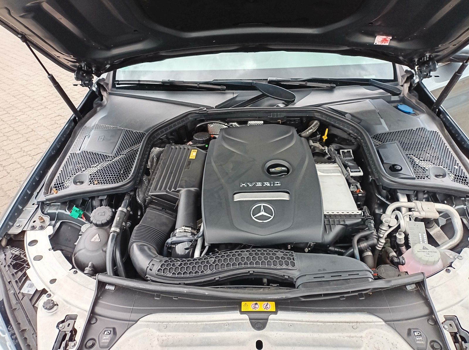 Fahrzeugabbildung Mercedes-Benz C 350 T e+DISTRONIC PLUS+PANO+PARK+360*+SH+BURME