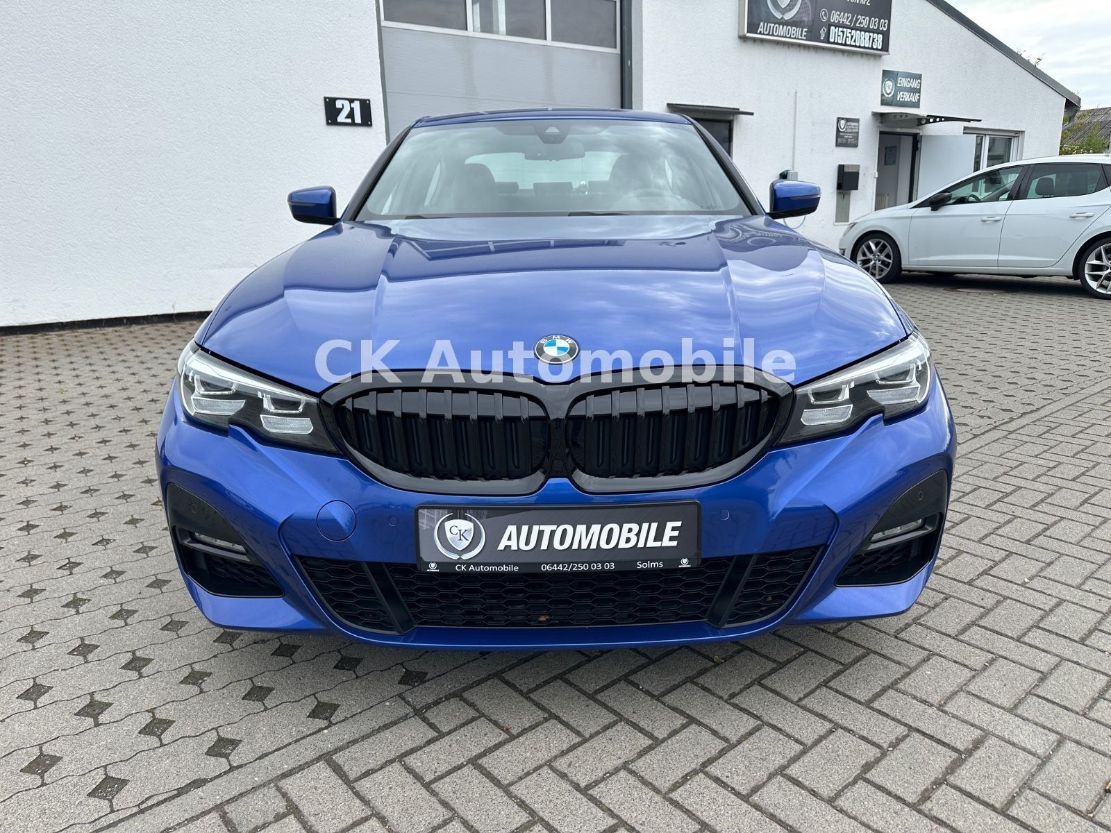 Fahrzeugabbildung BMW 330d Lim. M-Sport /Shadow-Line/Navi/Leder/LED