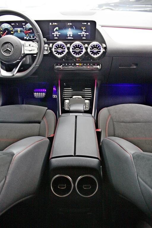 Mercedes-Benz GLA 220