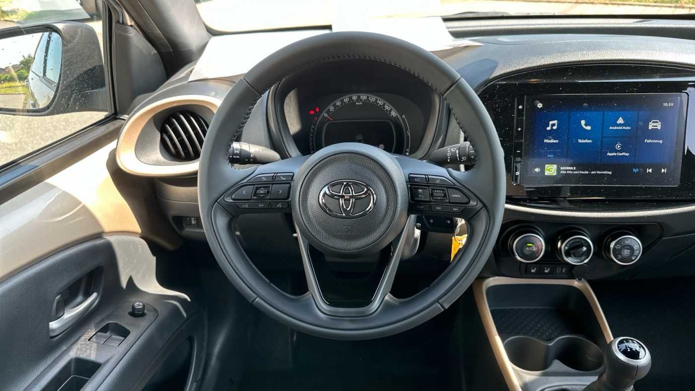Fahrzeugabbildung Toyota Aygo X 1.0 Team Deutschland | Kamera+uvm.