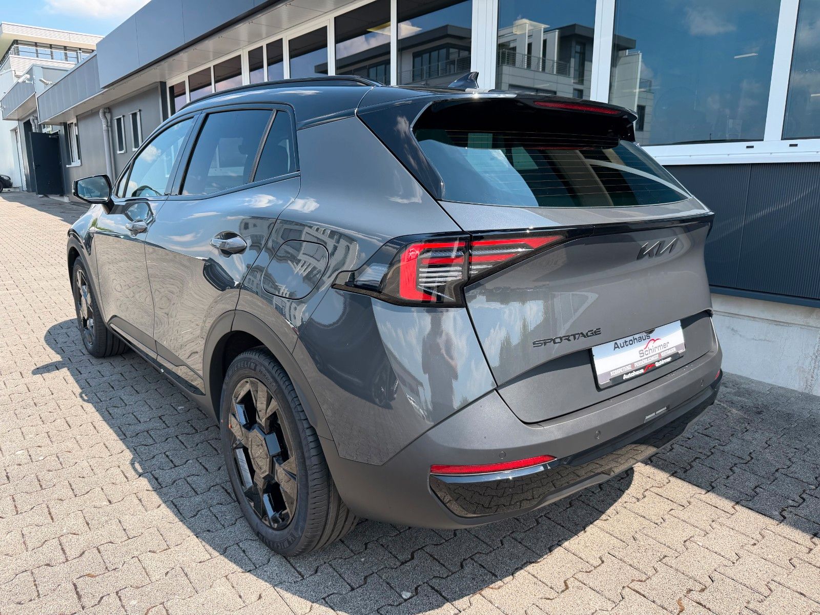 Fahrzeugabbildung Kia Sportage 1.6T 2WD DCT BLACK ED SD