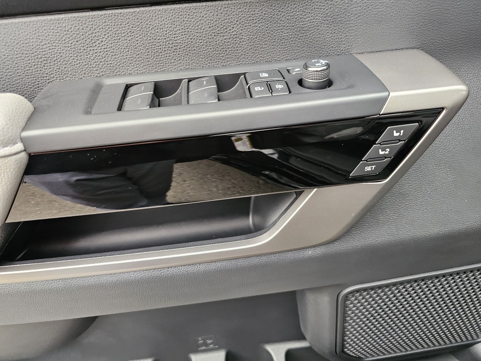 Fahrzeugabbildung Toyota Tundra Limited V6 T1: 57.000 EURO ! Stock !