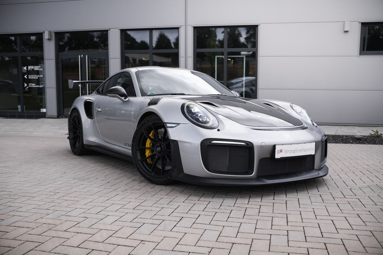 Fahrzeugabbildung Porsche 911/991 GT2 RS, 1. Hd., Lift, DAB, 90L, R-Kam.