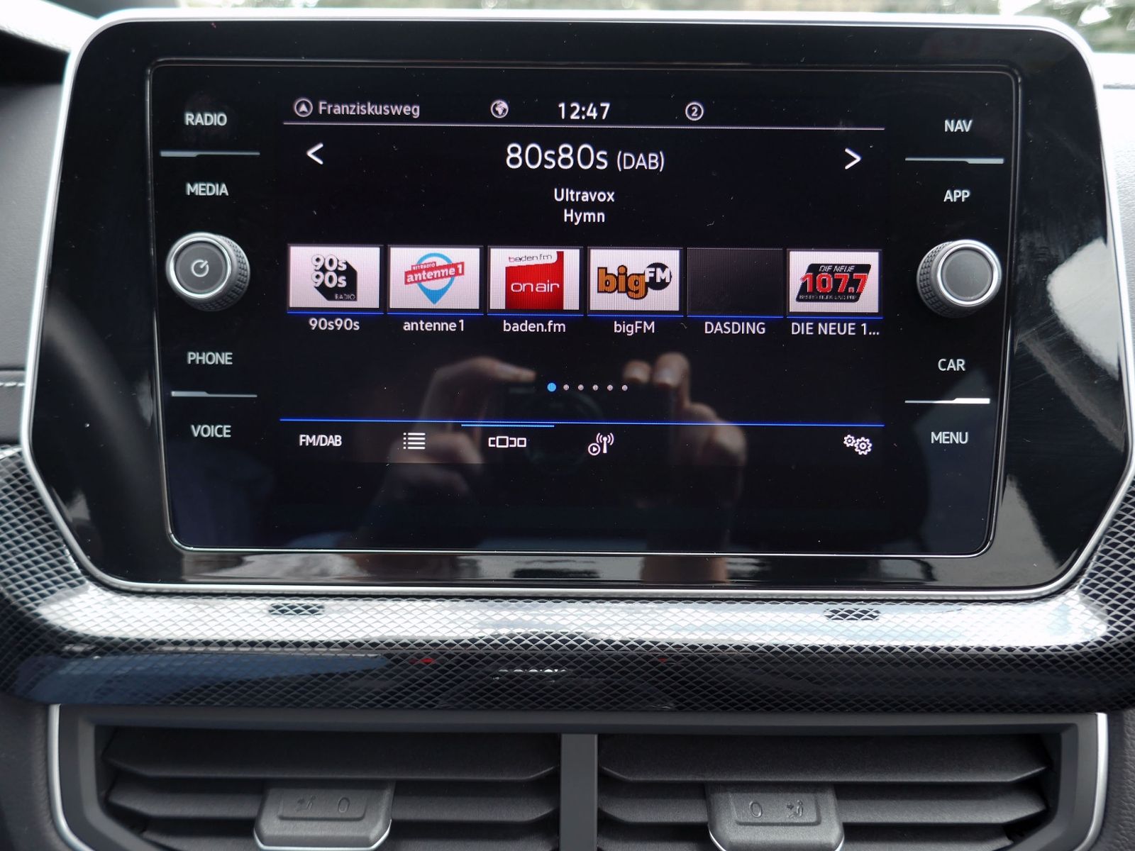 Fahrzeugabbildung Volkswagen T-Cross R-Line 1.0 TSI | LED PDC ACC Navi App
