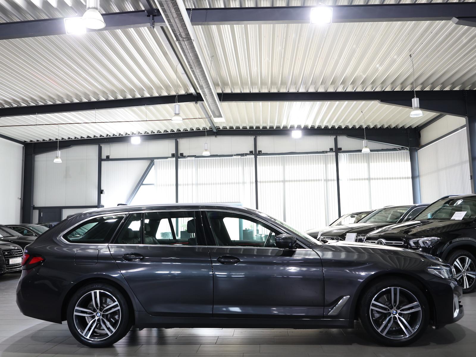 BMW 520d Touring xDrive LUXURY / LASER / PANORAMA
