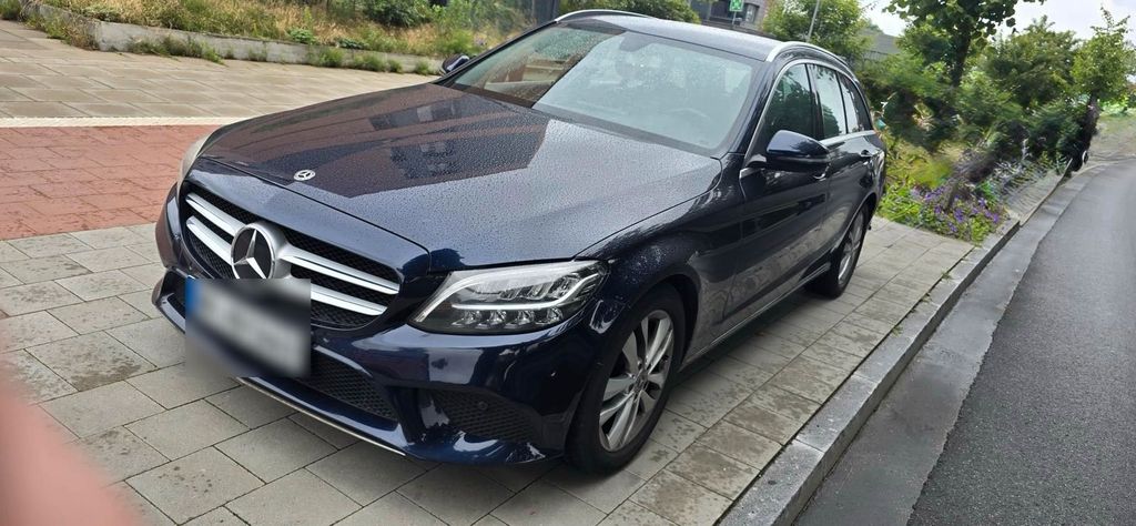 Image of Mercedes-Benz C 220