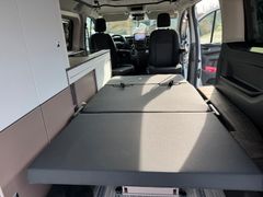 BUERSTNER Copa 500-Autm-Markise-Dieselheizung-Küche