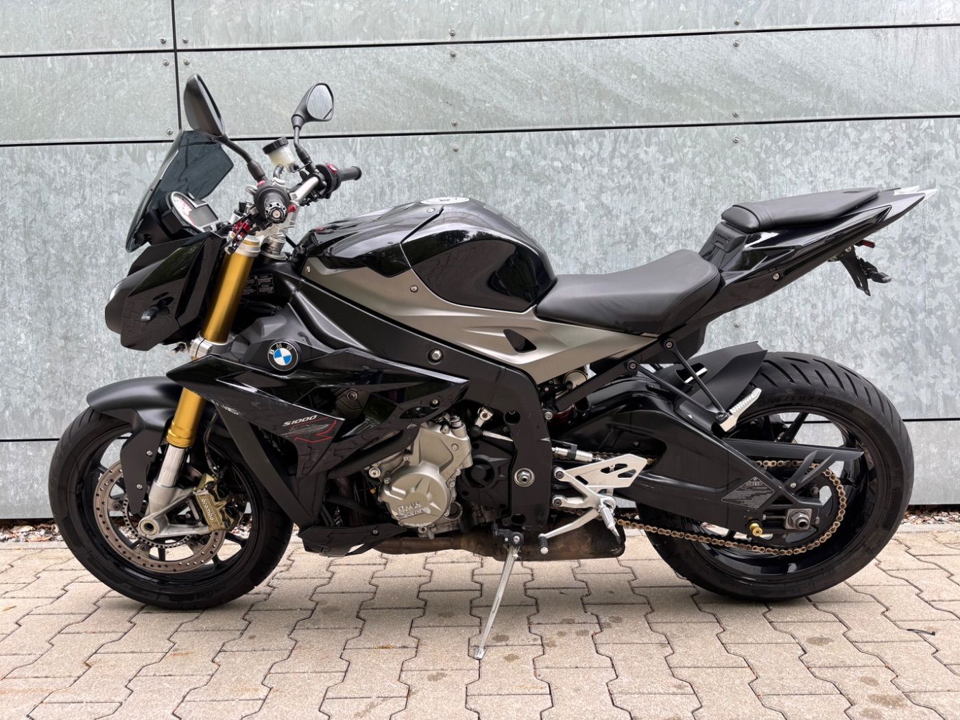 Fahrzeugabbildung BMW S 1000 R 2 Pakete