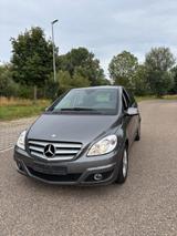 Mercedes-Benz Mercedes B 160 Rentner-FZG AHK + Radständer  - Mercedes-Benz B 160 von privat