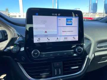 Fahrzeugabbildung Ford Fiesta ST-Line Navi, heizbare WSS, PDC hinten