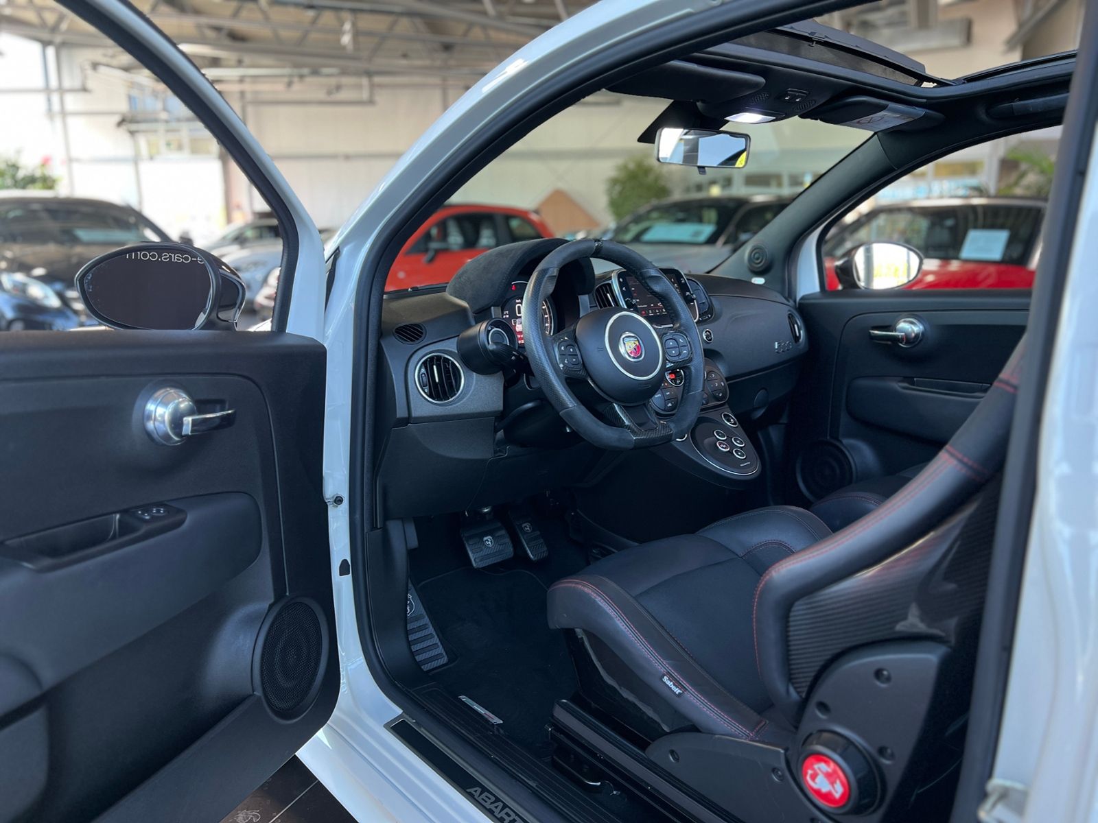Fahrzeugabbildung Abarth 595C esseesse BEATS XENON NAVI ALU