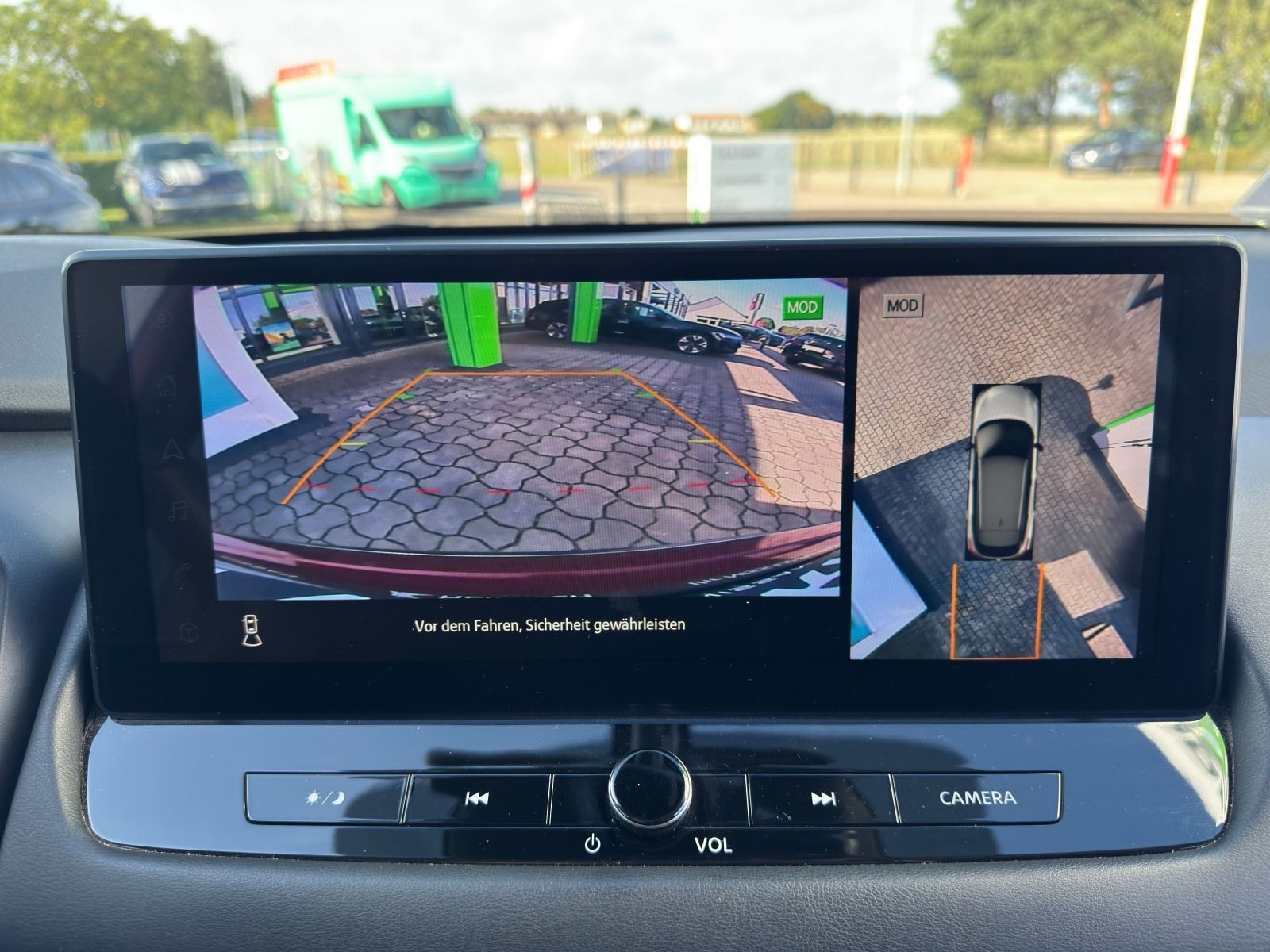 Fahrzeugabbildung Nissan Qashqai 140PS 6-Gang N-Connecta*AHK*360°CAM*behF