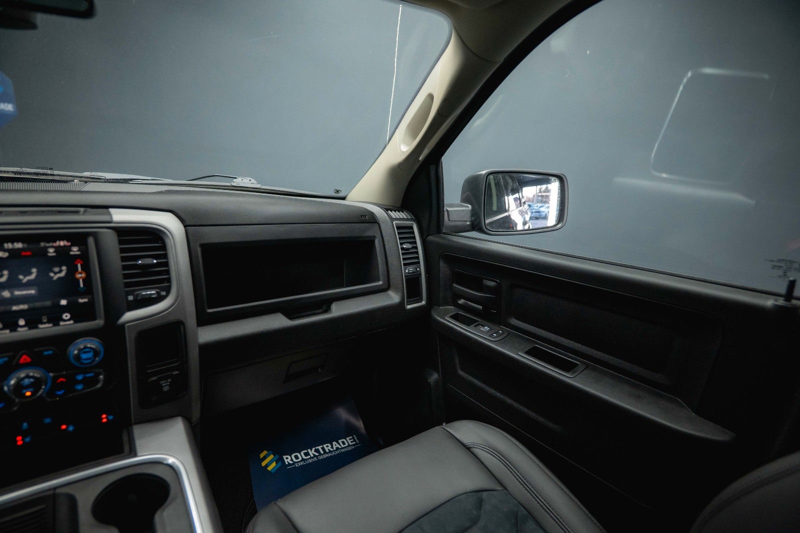 Fahrzeugabbildung Dodge RAM 5.7 V8 HEMI 4x4 OFFROAD Night-Paket *LED*AHK