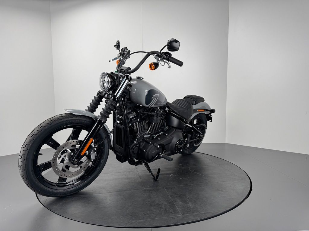Fahrzeugabbildung Harley-Davidson STREET BOB 114 *NEUWERTIG *WENIG KM