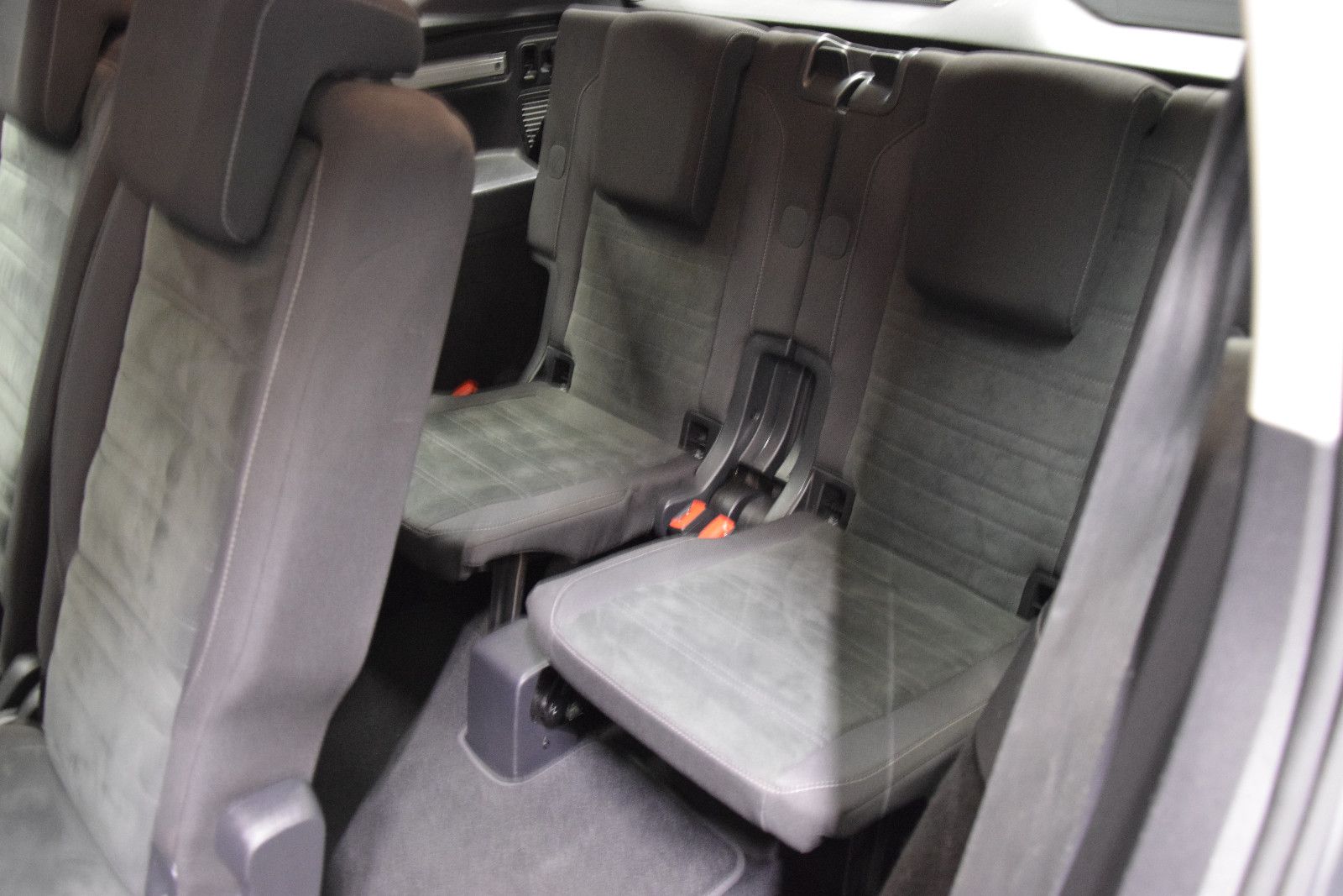 Fahrzeugabbildung Volkswagen Touran Comfortline 7-Sitzer Massage LED Kamera