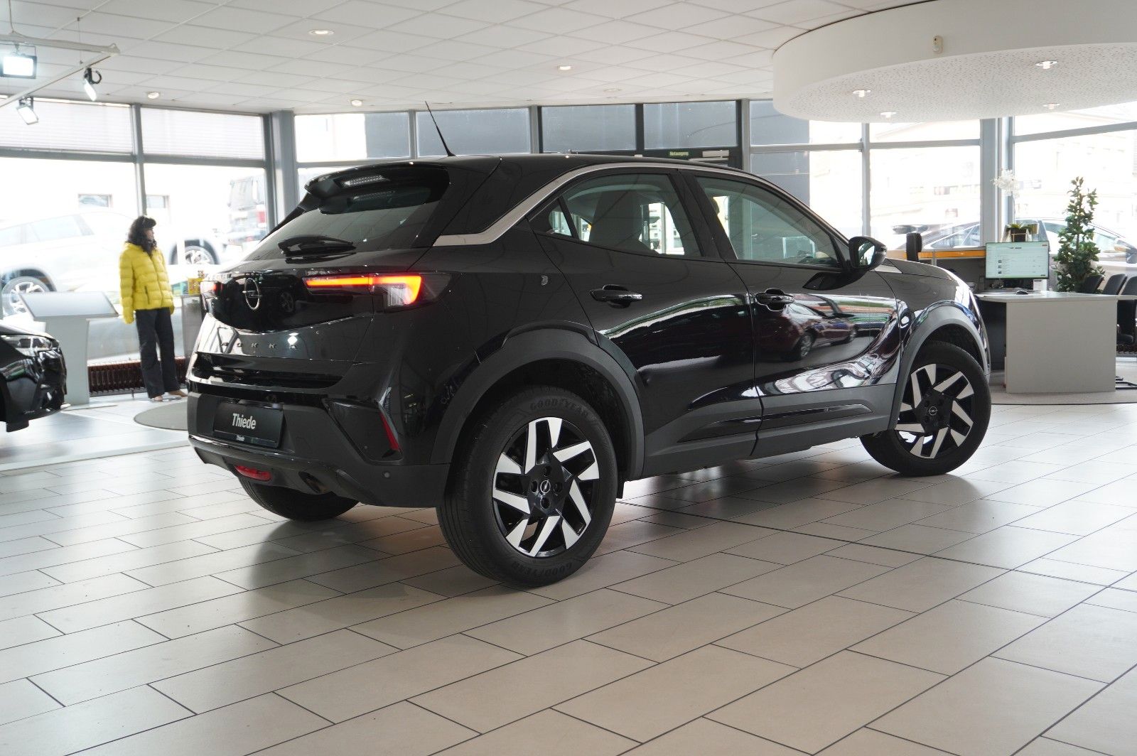 Fahrzeugabbildung Opel Mokka ELEGANCE 1.2T NAVI/LED/KAMERA/SPORT/SH/DAB
