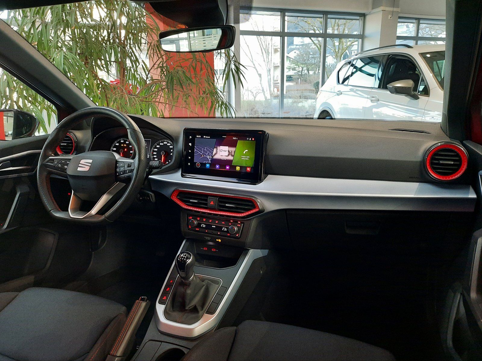 Fahrzeugabbildung SEAT Arona FR TSI *AHK*Navi*LED*PDC*Sitzhzg*Tempomat*