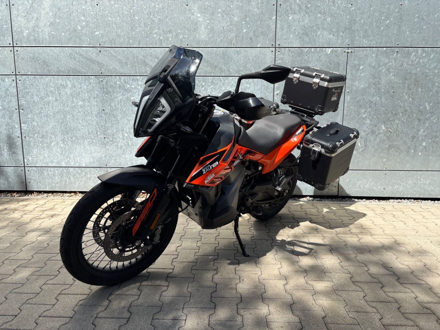 Fahrzeugabbildung KTM 890 Adventure Kofferset Quickshifter Tempomat