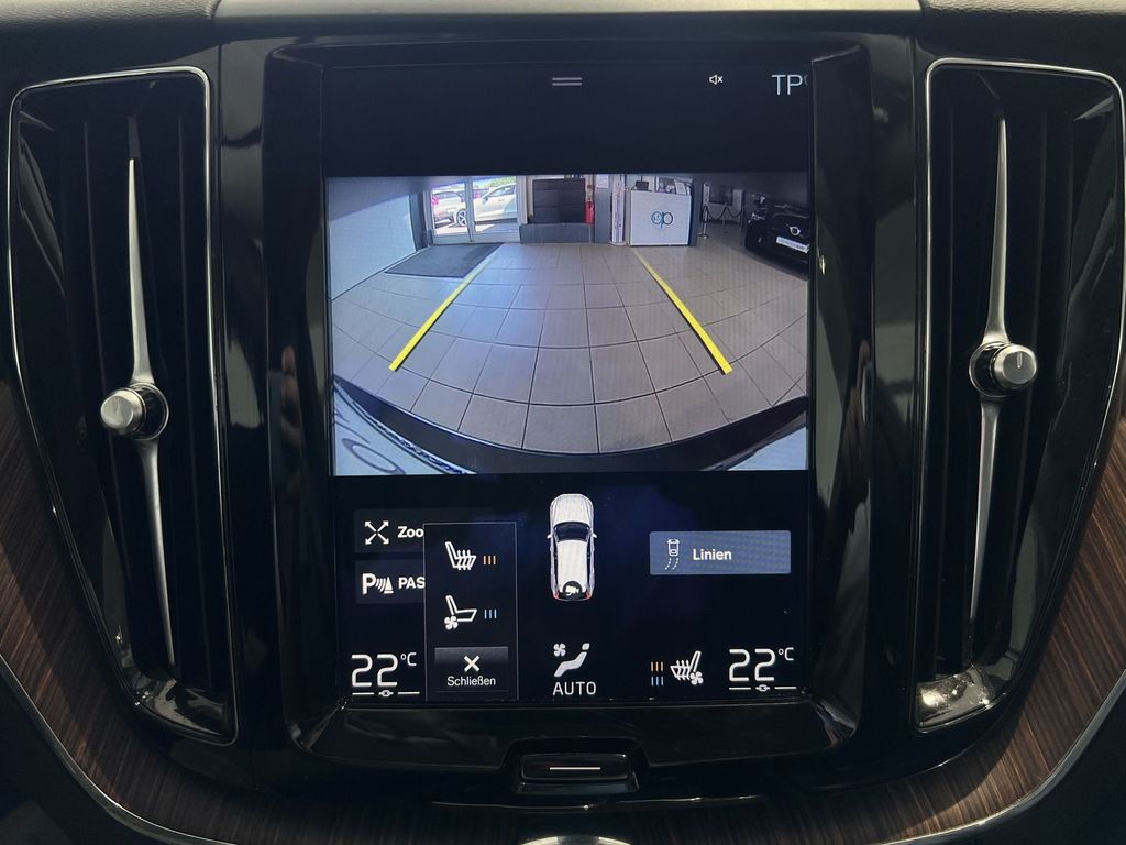 Volvo XC60 D5 Inscription AWD B&W Massage Pano Kamera