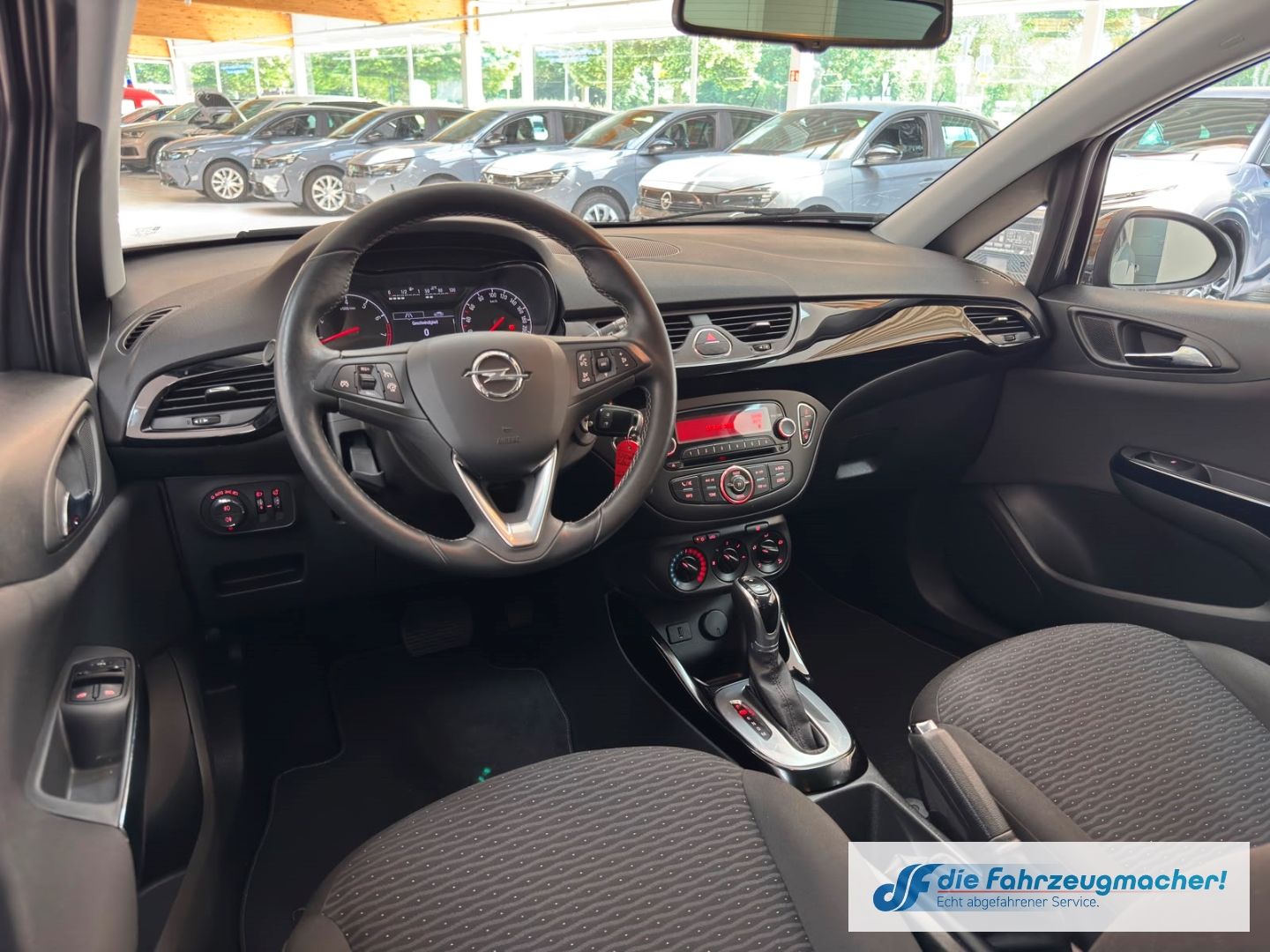 Fahrzeugabbildung Opel Corsa E drive Automati SHZ LenkradH Temp PDC Ber