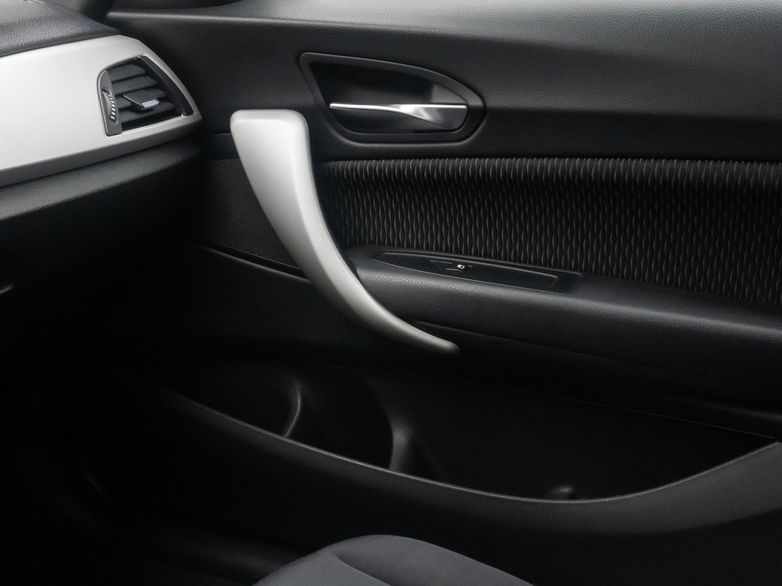 Fahrzeugabbildung BMW 116i Aut NaviBusiness Sitzheizung Freisprecheinr