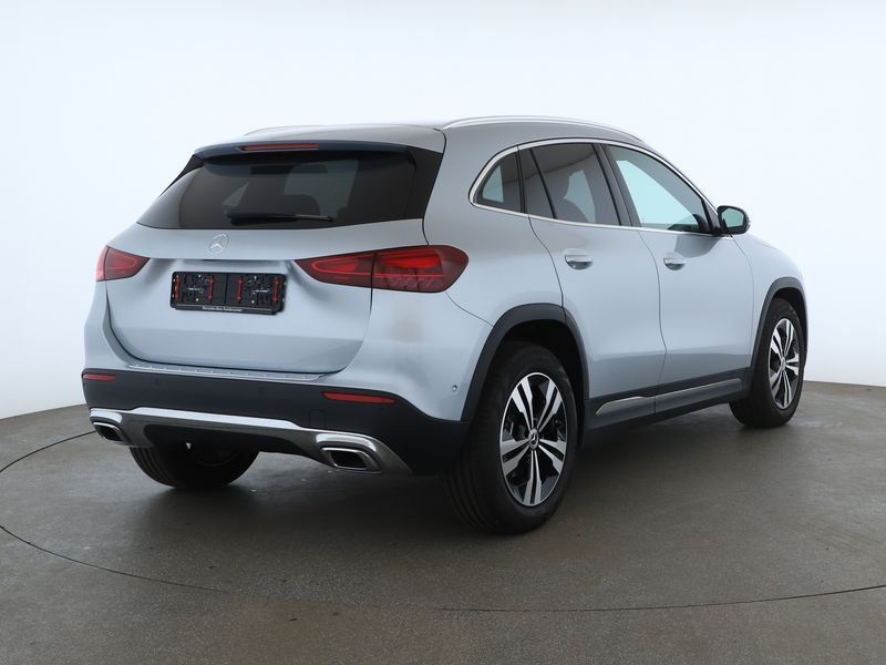 Fahrzeugabbildung Mercedes-Benz GLA 180 Progressive*Kamera*LED*Sportsitz*CarPlay