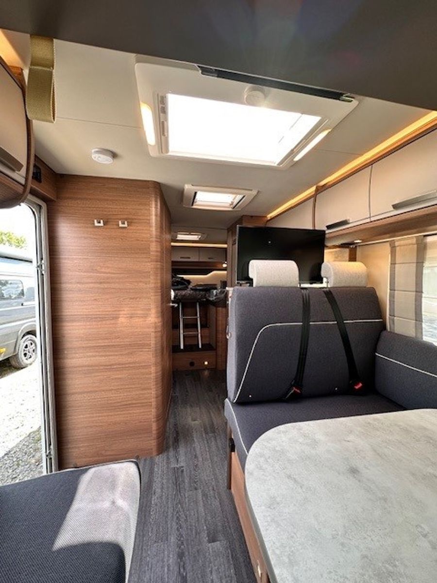 Fahrzeugabbildung Knaus L!VE I 700 MEG LIVE AHK AGUTI Lithium TV 5 Sitze