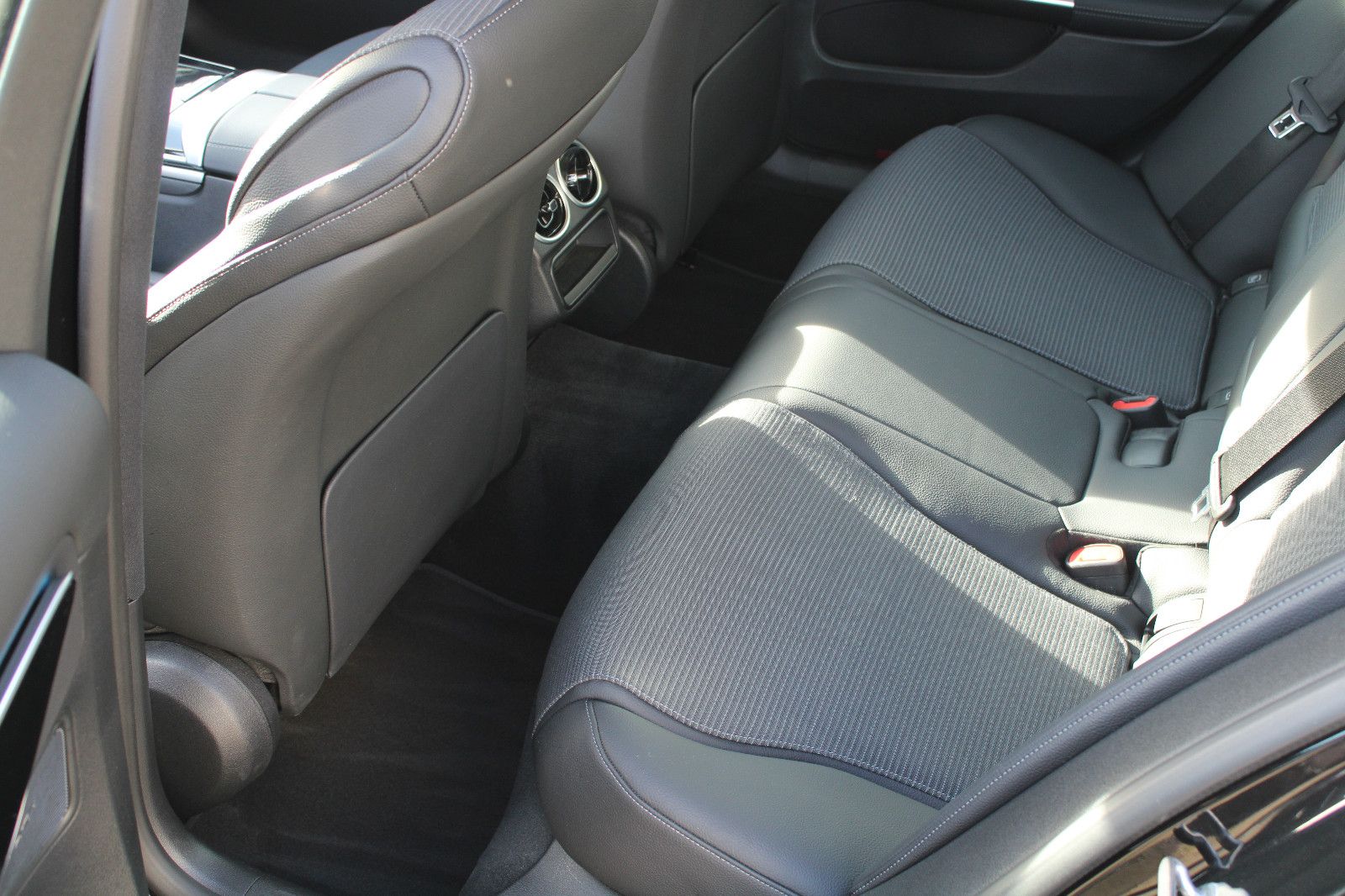 Mercedes-Benz C 220 d Lim. Avantgarde MBUX Navi Mod 2022 LED foto 9