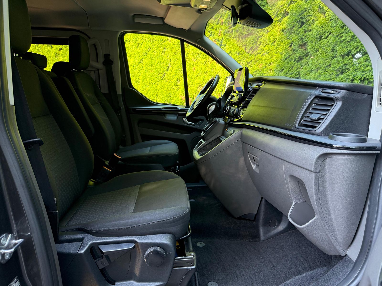 Fahrzeugabbildung Ford Tourneo Custom 320 Aut. L2 BI-XEN+SHZ+CARPLAY+8S