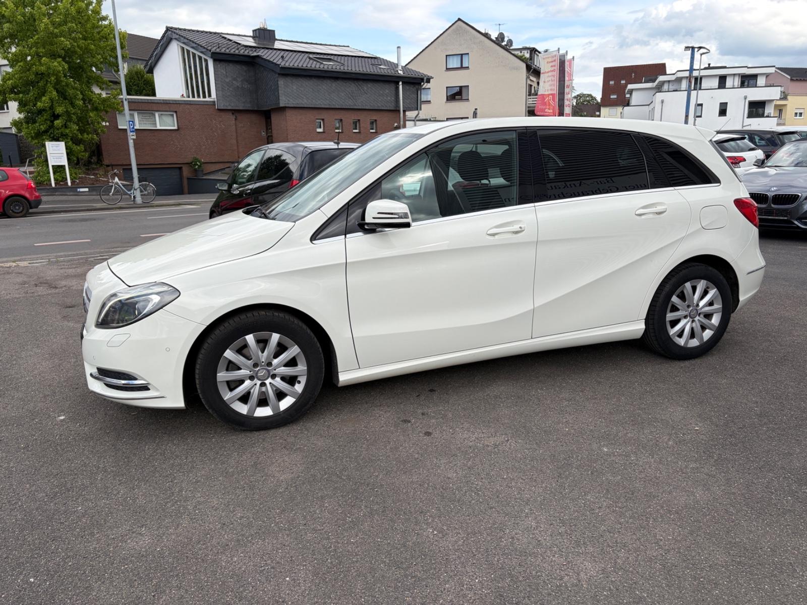 Mercedes-Benz B 200 CDI Leder LED Navi Automatik