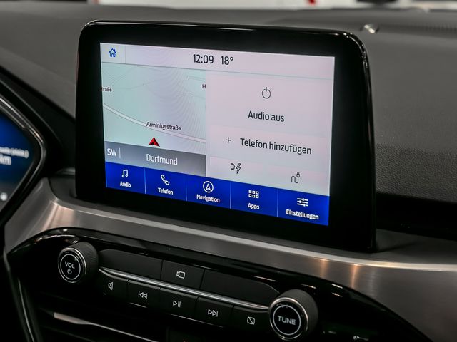 Ford Kuga 2.5 Duratec Titanium Digitales Cockpit