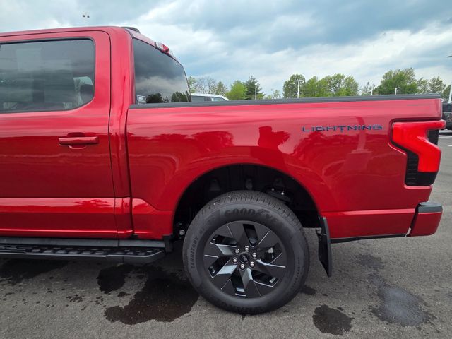 Ford F 150 Lightning Flash grosse Batterie im Vorlauf