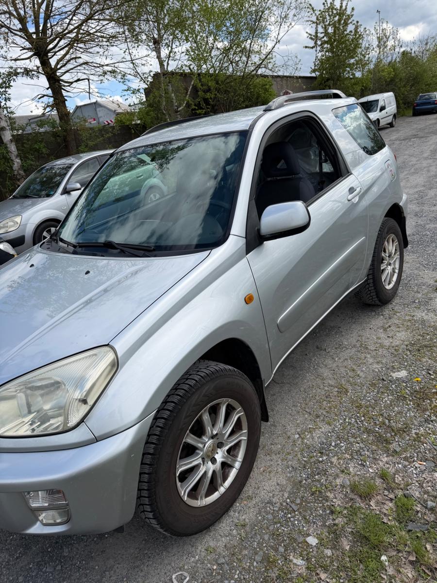 Toyota RAV 4 1.8-l-VVT-i 4x2 blue