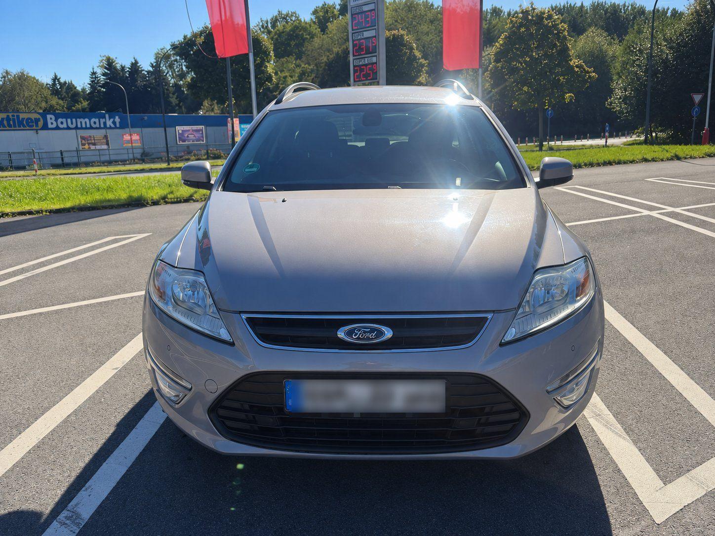 Ford Mondeo 2011 — вигляд ззаду