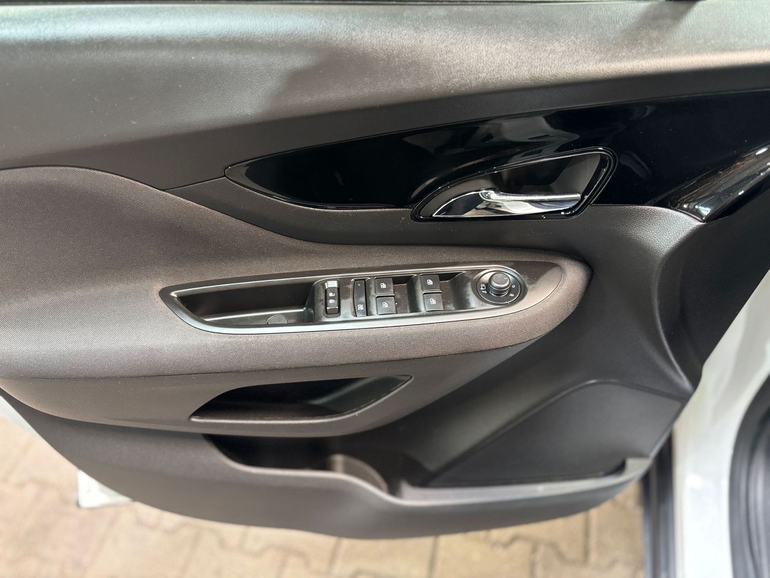 Fahrzeugabbildung Opel Mokka X  Edition Klima#AHK#Tempomat#PDC