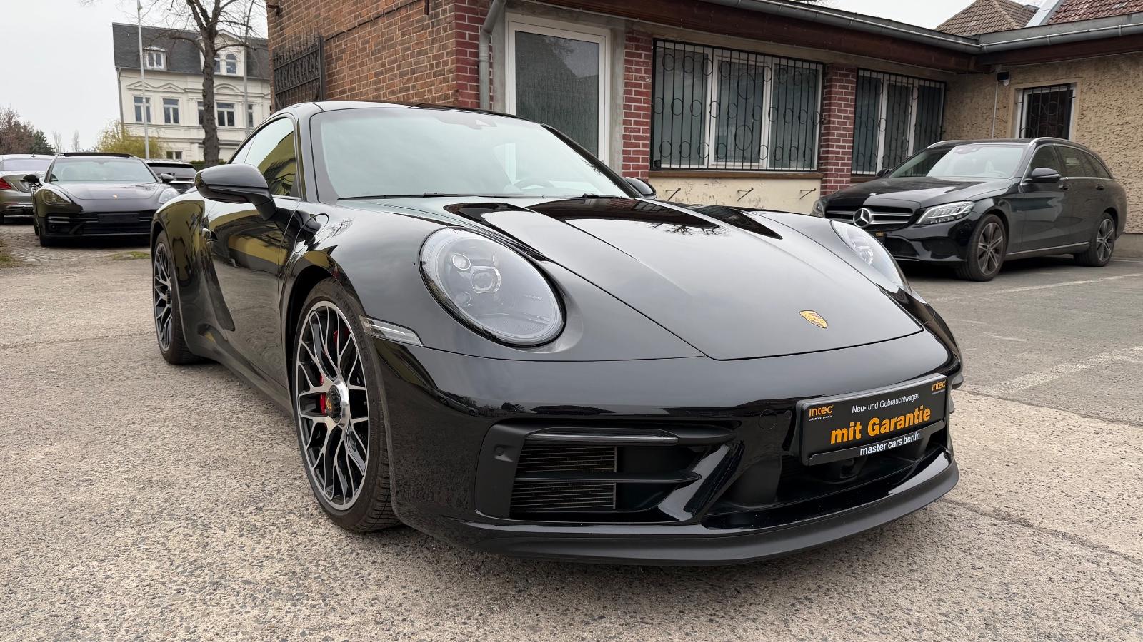Porsche Carrera 4 GTS