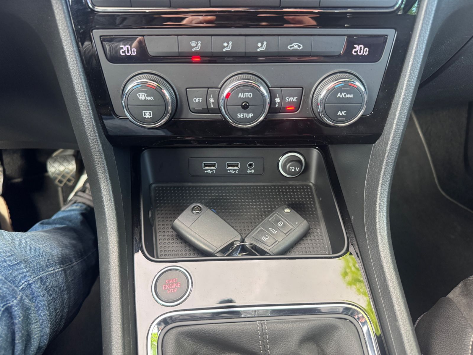 Fahrzeugabbildung SEAT Ateca Xcellence LED+Navi+AHK+Bluetooth