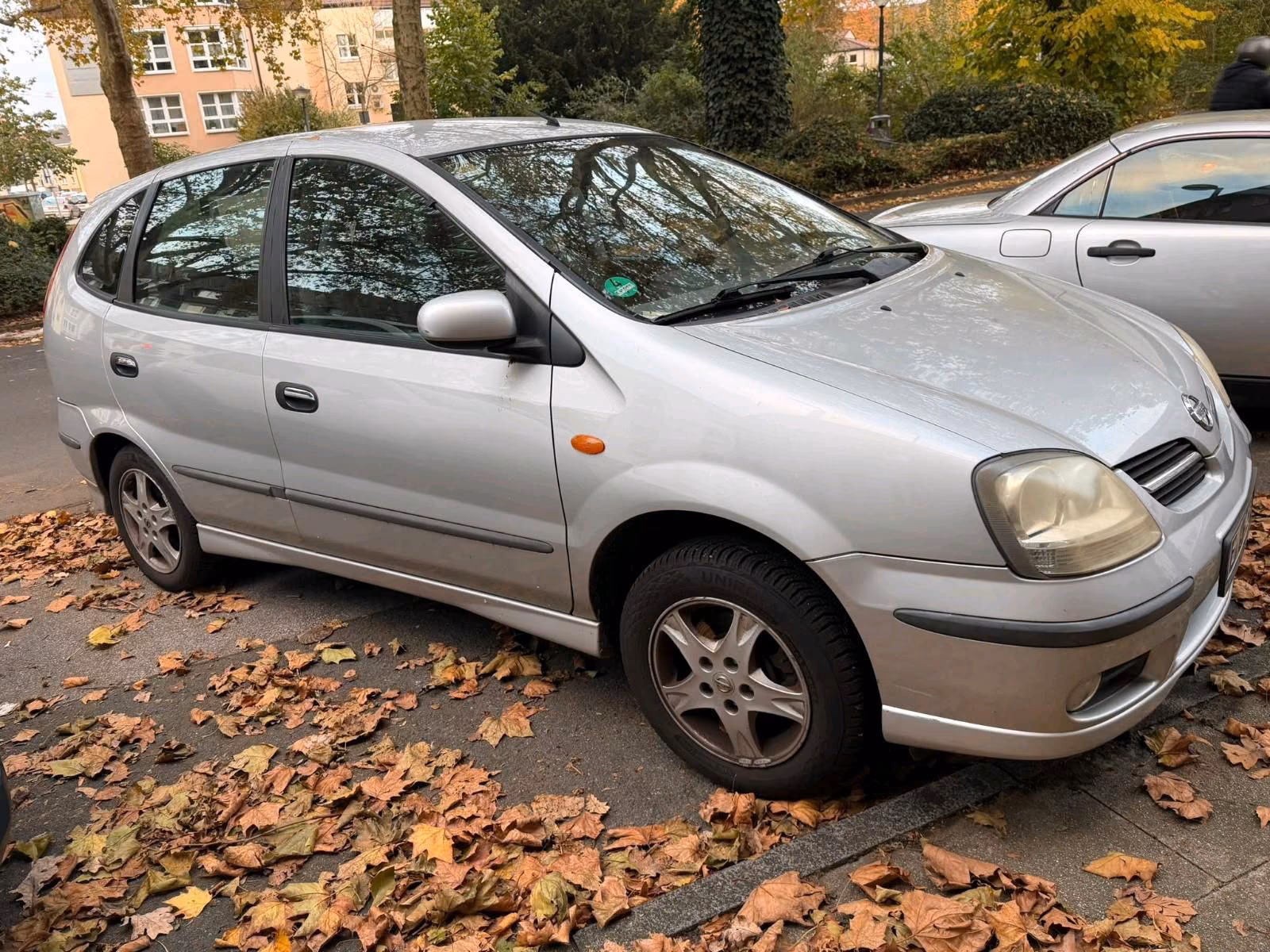 Nissan Almera Tino