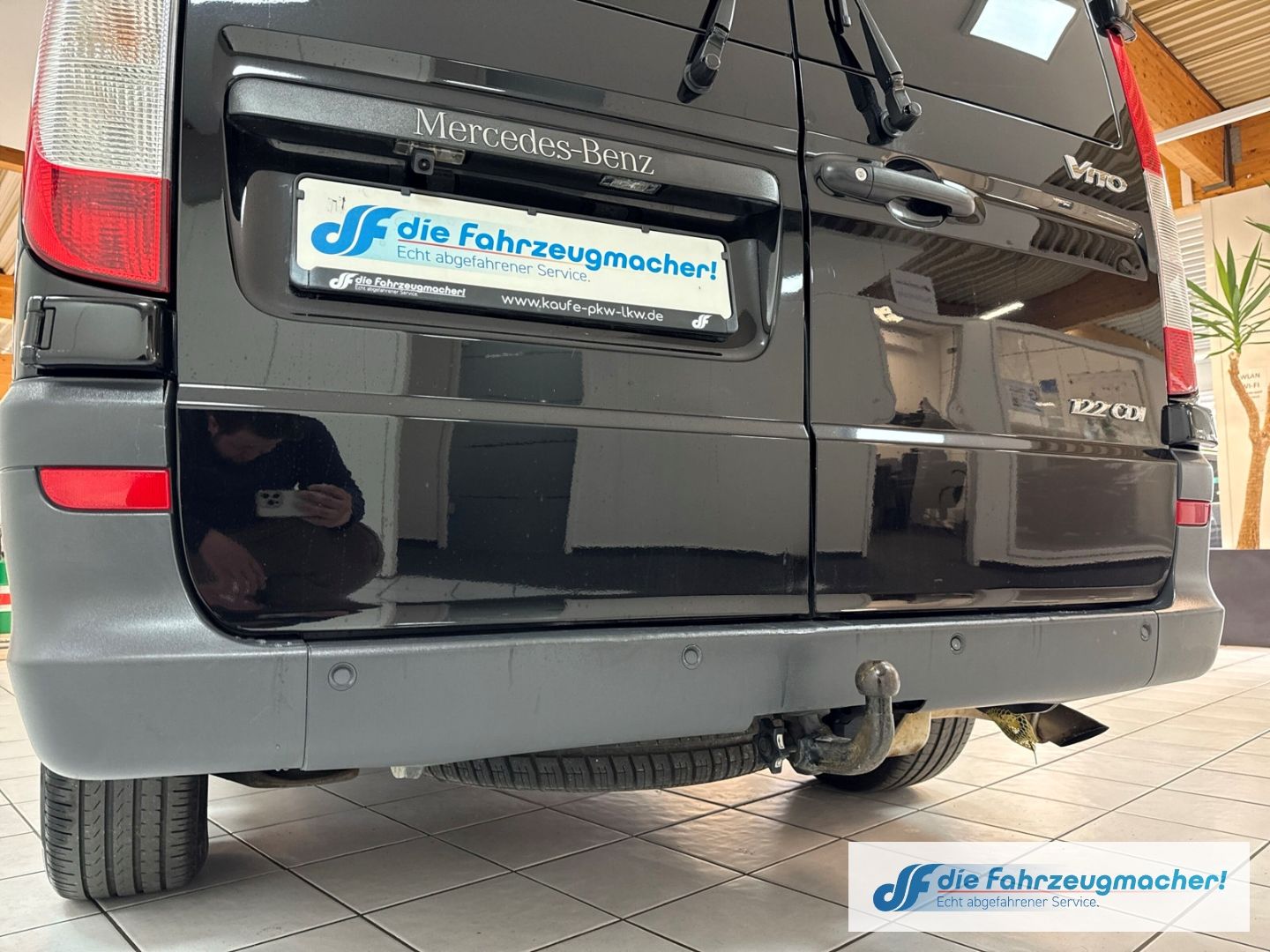 Fahrzeugabbildung Mercedes-Benz Vito Kasten 122 CDI 3,0 V6 lang Luftfe. BI.XENON