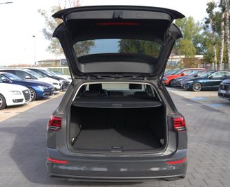Volkswagen Golf - 8