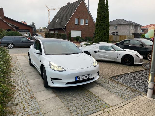 Tesla Model 3 Standard Range Plus (325 PS)