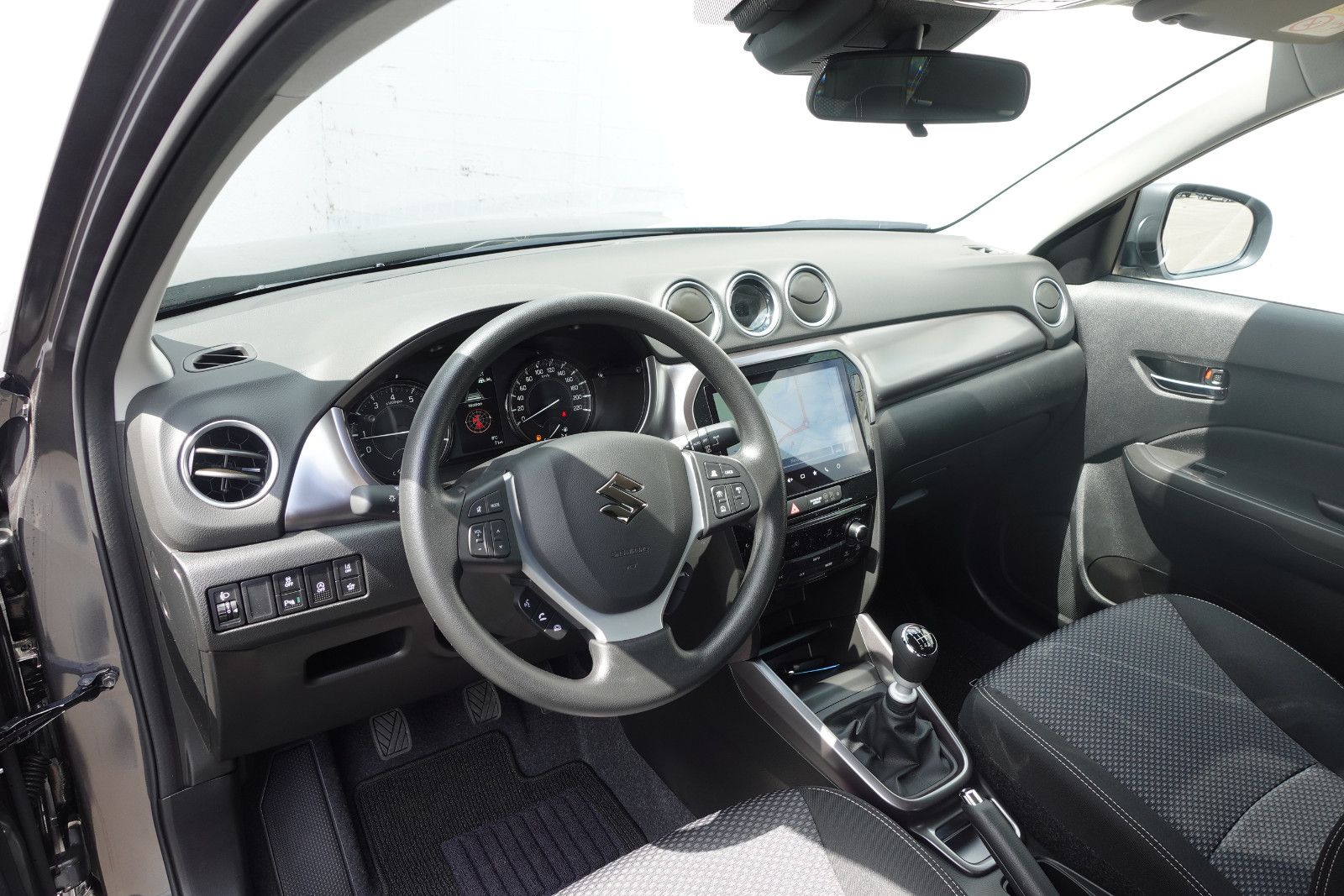 Fahrzeugabbildung Suzuki Vitara 1.4Hybrid Club Navi, Kamera,PDC,LED