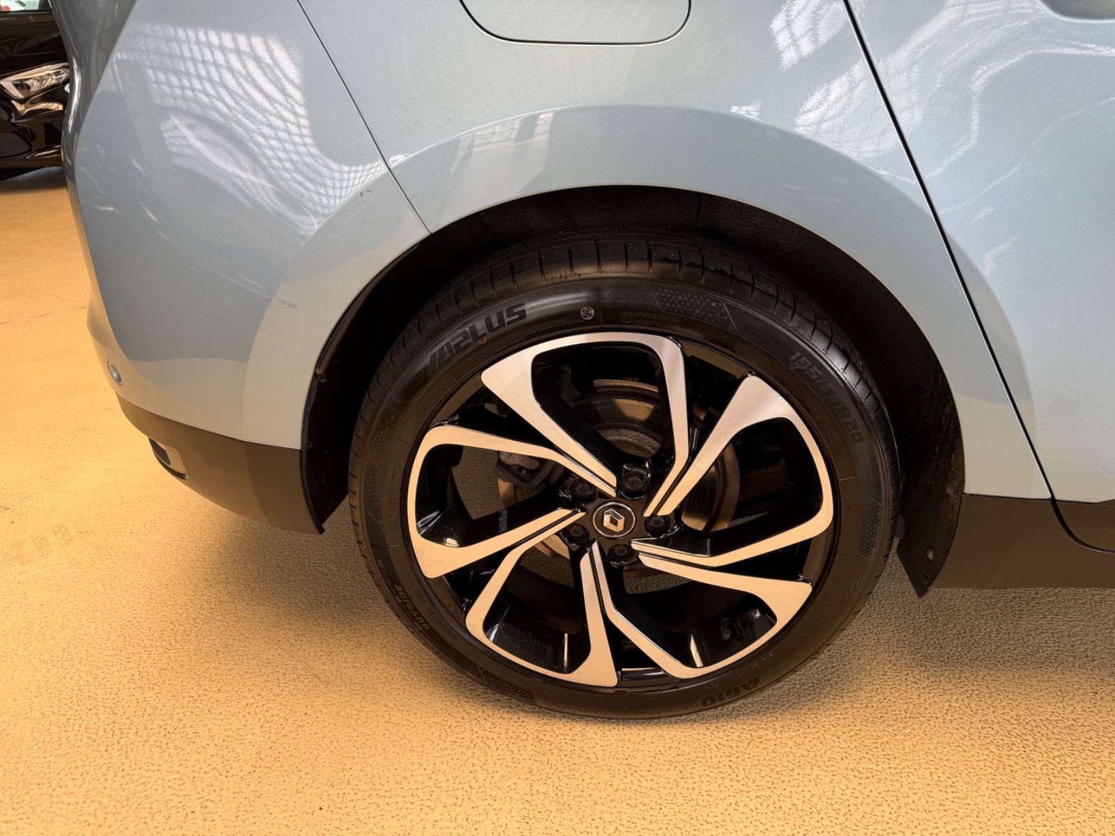 Fahrzeugabbildung Renault Scenic IV Grand BOSE Edition