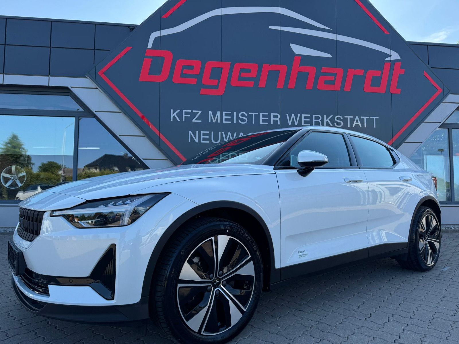 POLESTAR 2