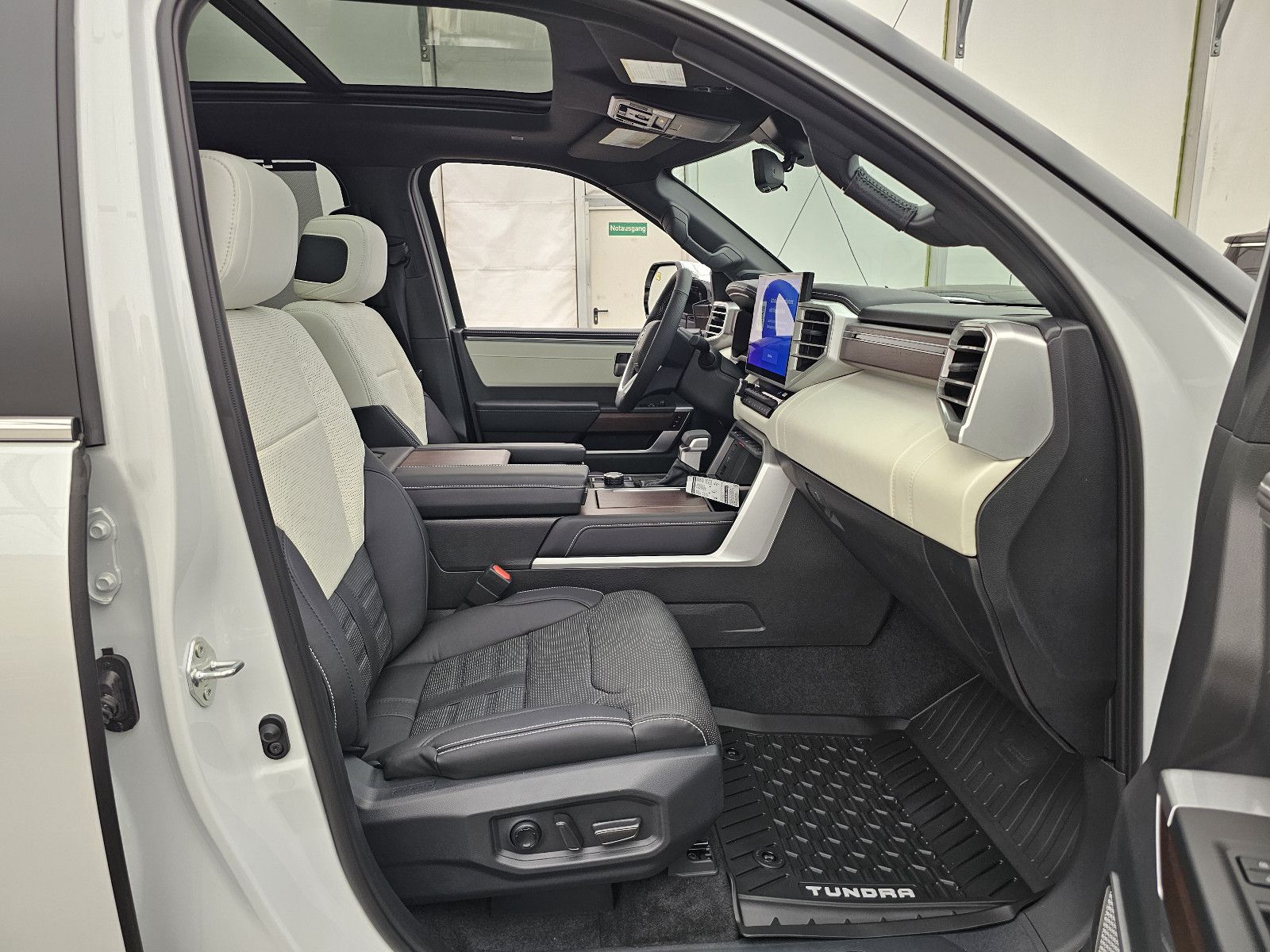 Fahrzeugabbildung Toyota Tundra Capestone T1: 74.000 EURO ! Stock !!!!!!!