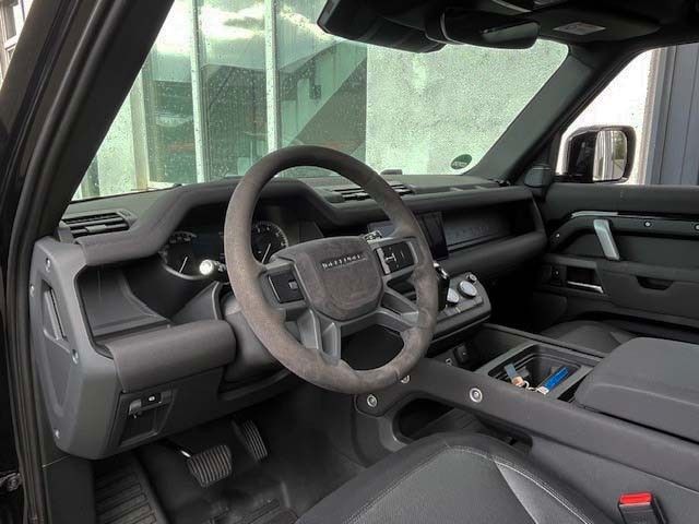 Land Rover Defender 90 X-Dynamic SE