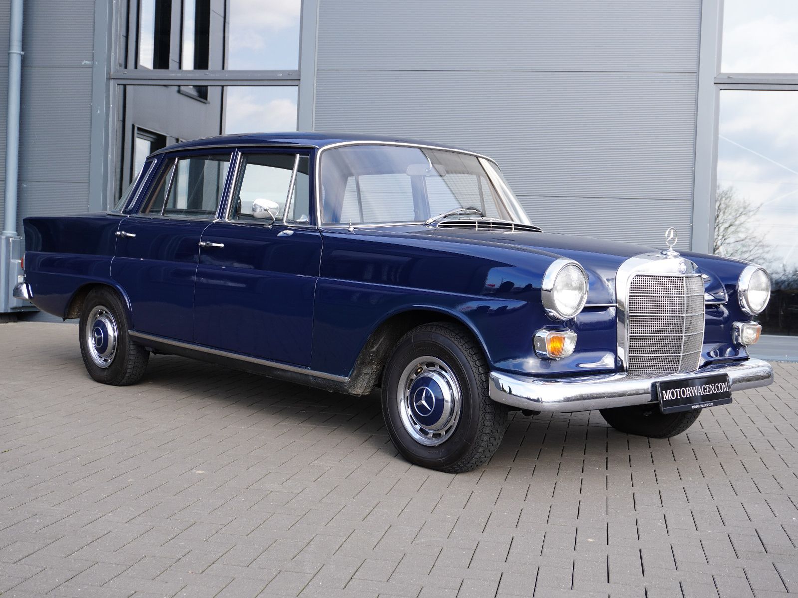 Fahrzeugabbildung Mercedes-Benz 200