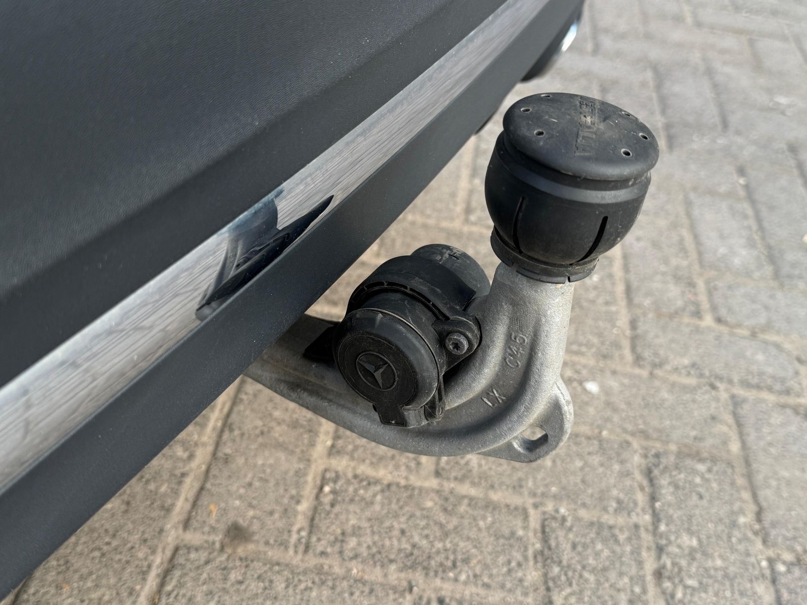 Fahrzeugabbildung Mercedes-Benz GLA 200 d 8G AMG-Line LED+NAV+SHZ+AHK+KAM+CARPL+