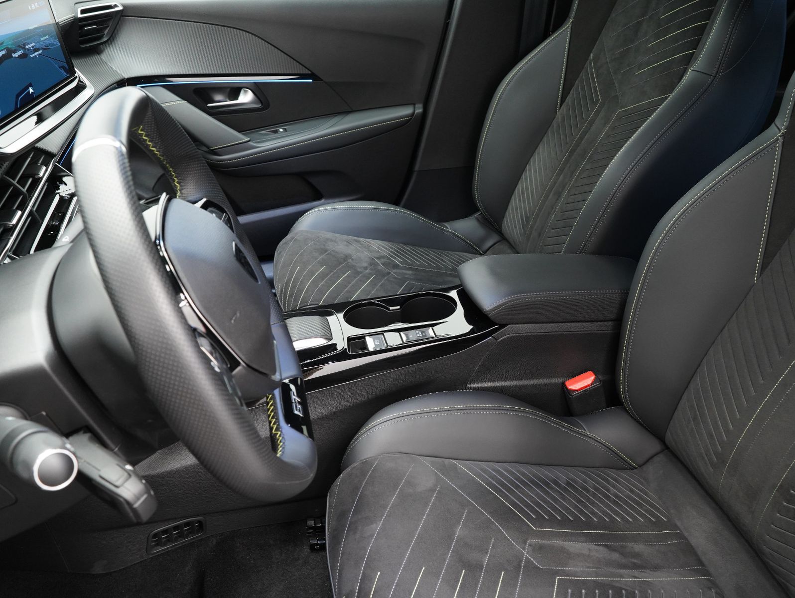 Fahrzeugabbildung Peugeot 208 e- GT LED/NAVI/CARPLAY/DAB/11KW/SOH