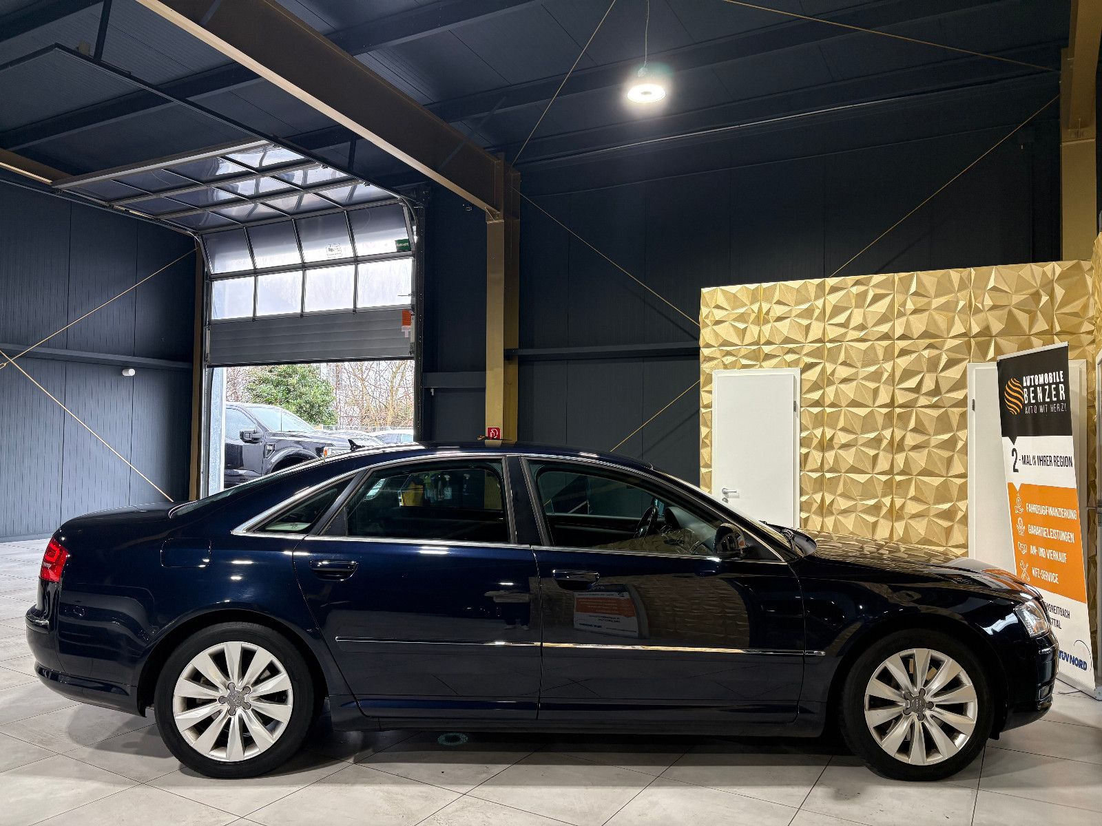 Fahrzeugabbildung Audi A8 3.2 FSI quattro/XENON/NAVI/PDC/LEDER/AUTOMATI